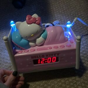 HELLO KITTY Light Up AM/FM Radio Alarm Clock - Like New